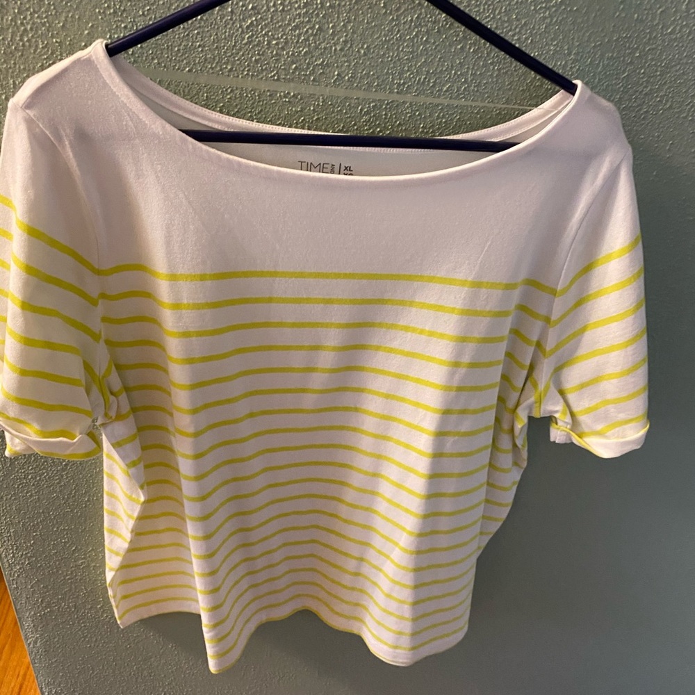 Short sleeve top